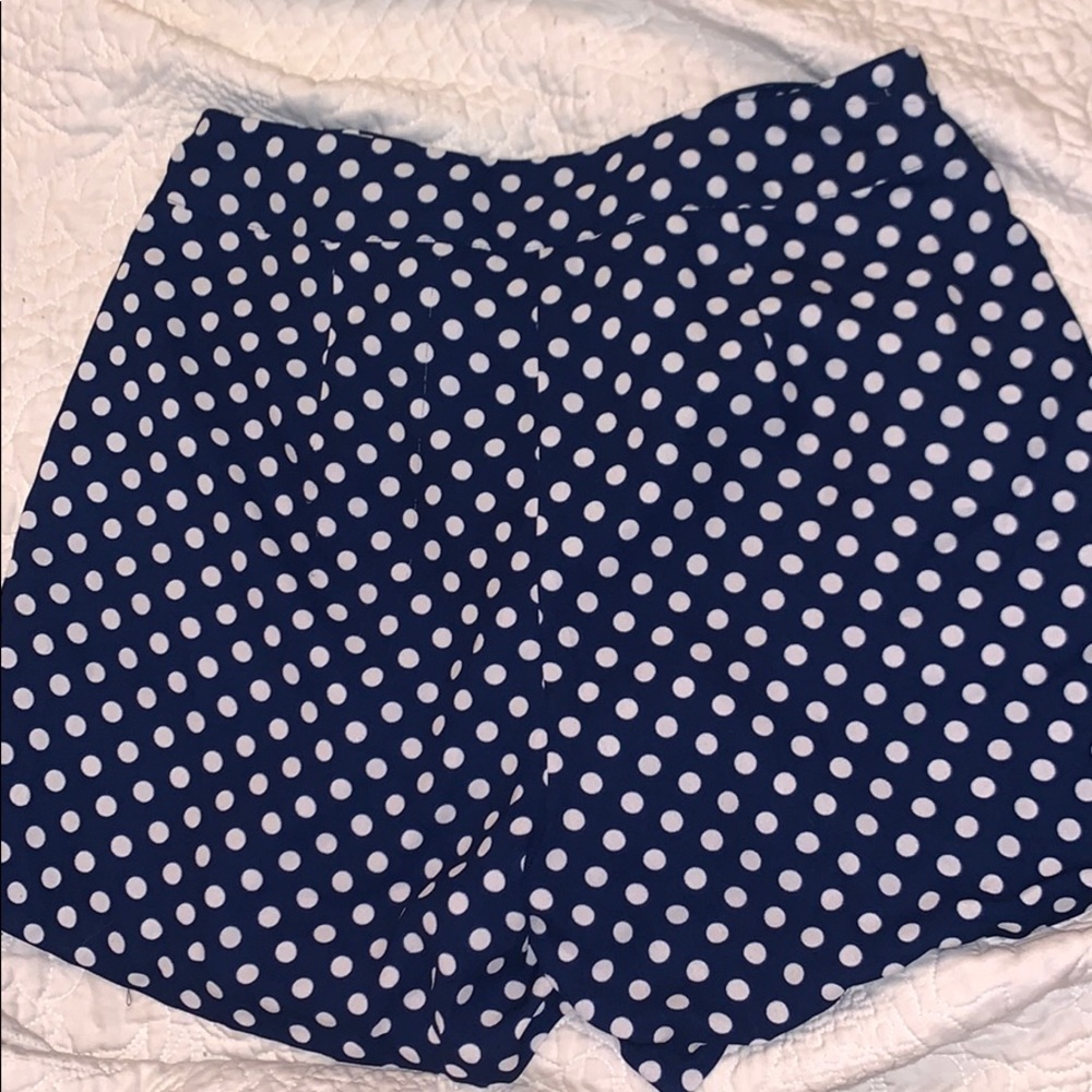 Shorts - Picture 2 of 3